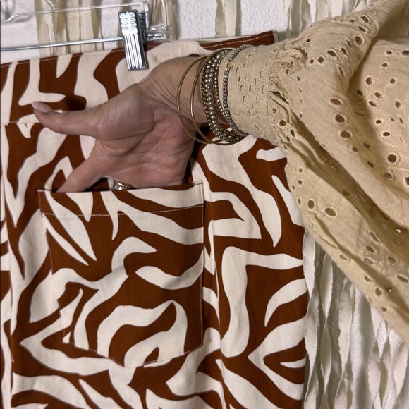 SPANX NWT/Petite On the Go Animal Print Sl Straight Ankle Pull On Pants 3X/P - Picture 6 of 13